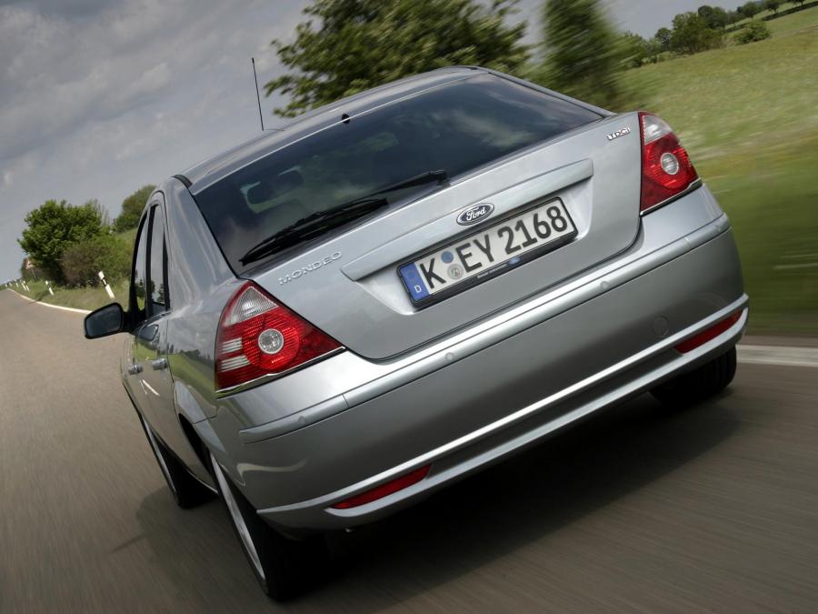  Ford Mondeo Hatchback 2004 года  (фото 3 из 17)